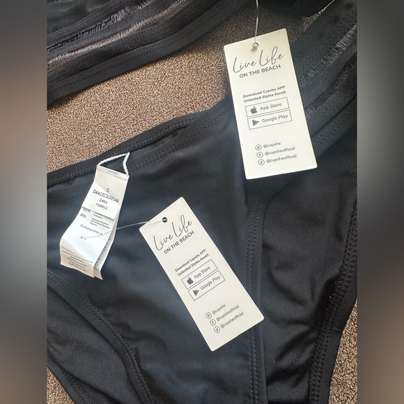 Women’s cupshe bikini size small - Picture 2 of 4